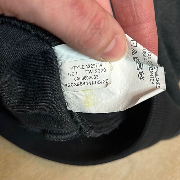 Under Armour Unstoppable Bermuda Sweat Shorts - Picture 10 of 10